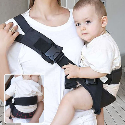 bebe-se-rassure-avec-maman